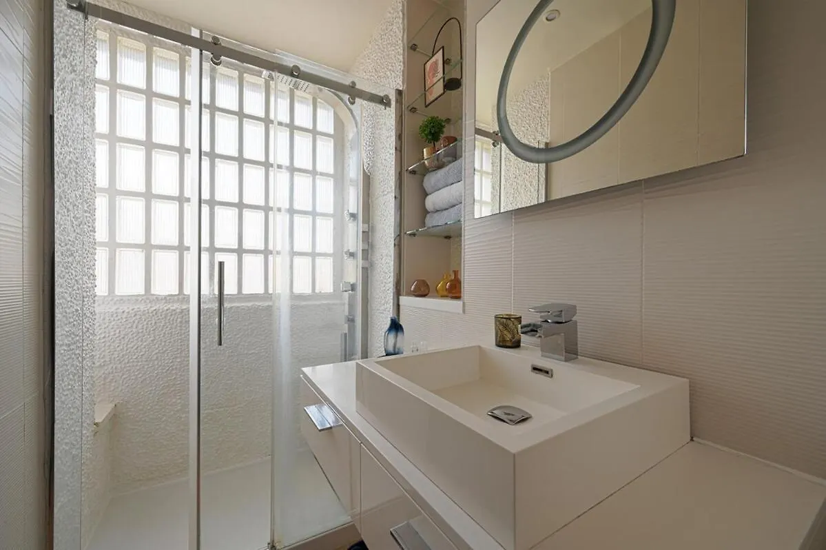 Apartment Balcony Paris 16 Auteuil, Parc Des Princes